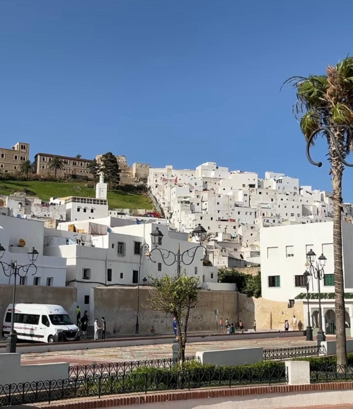 Joli Appart Avec Terrasse Au Centre Ville Tétouan Exterior foto